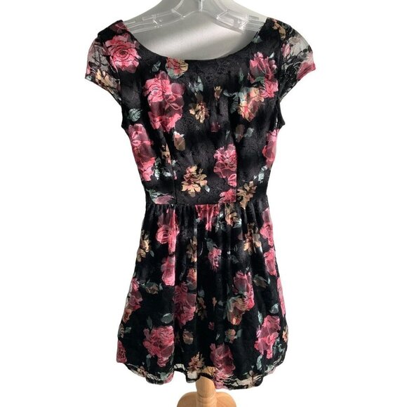 B. DARLIN GIRLS JUNIOR SLEEVELESS DROP WAIST LINED BLACK FLORAL DRESS NWT 1/2 - Picture 7 of 7